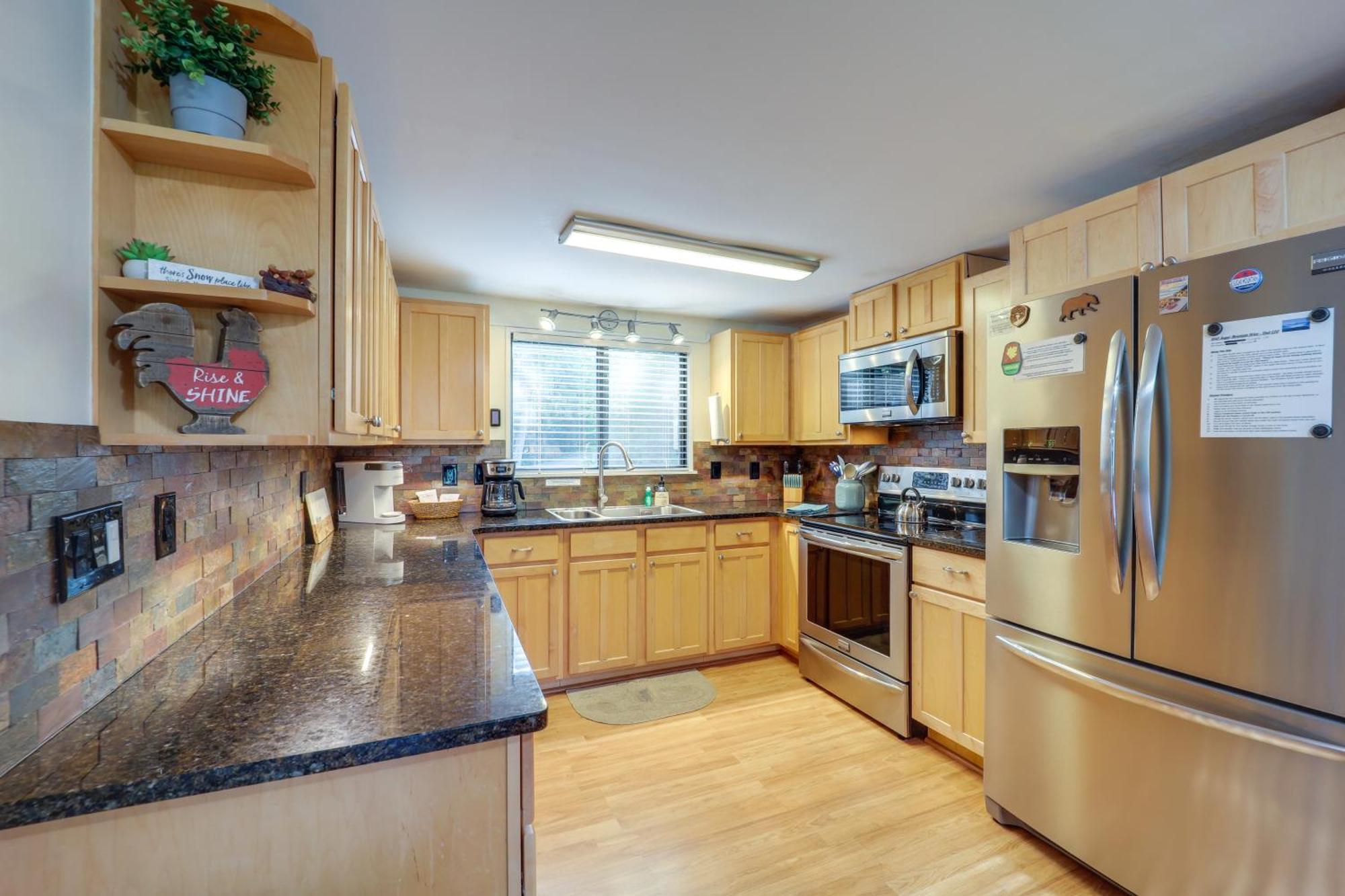 Sugar Mountain Condo With Aandc - Walk To Ski And Golf! Buitenkant foto